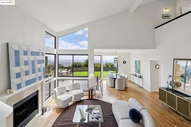 6019 Ridgemont Dr, Oakland CA: https://media.crmls.org/mediaz/43fa6b14-9b4b-4bc7-9972-0f2b1e33ca89.jpg