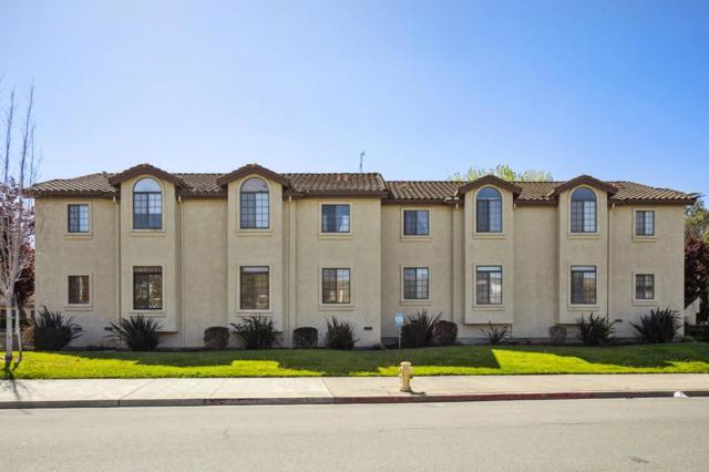 72 Washington Square Drive, Milpitas CA: https://media.crmls.org/mediaz/43fa7ffb-d9fa-40c0-a701-27f52dd37b23.jpg
