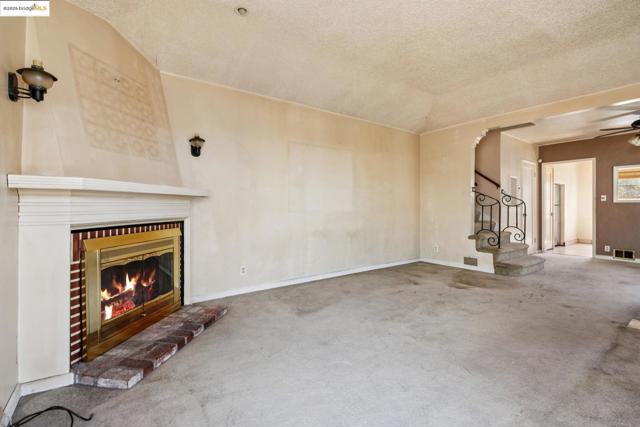 2570 99th Ave, Oakland CA: https://media.crmls.org/mediaz/43fb07d4-7abf-4aa4-9bc4-1068ee96ab91.jpg