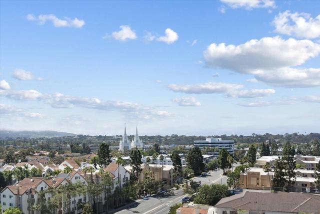 3890 Nobel Dr, San Diego CA: https://media.crmls.org/mediaz/43fb5c42-ccc7-43a5-81be-8da44337aab0.jpg