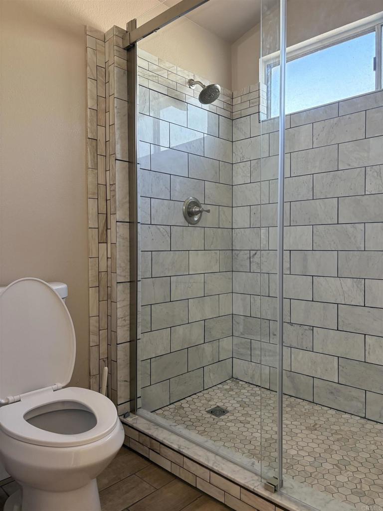 https://media.crmls.org/mediaz/43fb8b0b-3233-48e6-8da7-b8d88f8f0e27.jpg?preset=X-Large