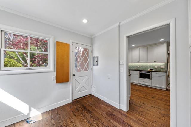 680 Fairway Circle, Hillsborough CA: https://media.crmls.org/mediaz/43fb8ca4-b010-4a07-b5ae-4898b43e0200.jpg