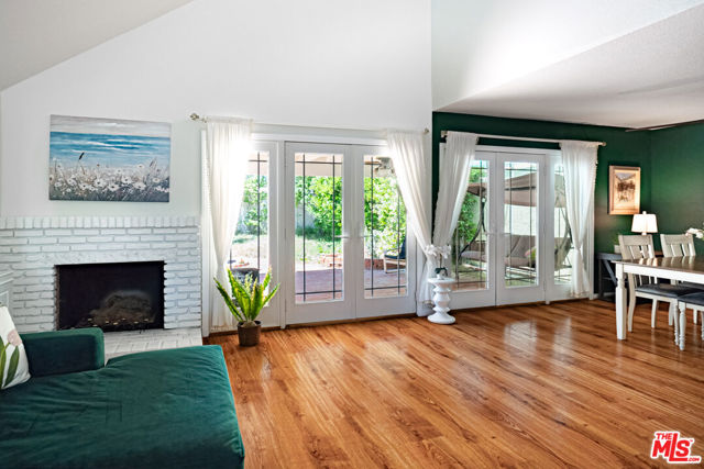 27003 Rio Prado Drive, Valencia CA: https://media.crmls.org/mediaz/43fc5b8f-947e-480c-9e92-c387facf9de2.jpg