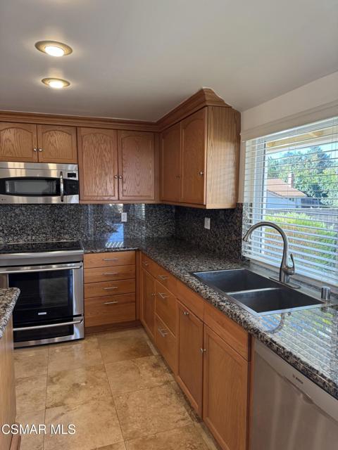 6301 Pisces Street, Agoura Hills CA: https://media.crmls.org/mediaz/43fc9960-5f2c-445b-9149-c8f04c12ac28.jpg