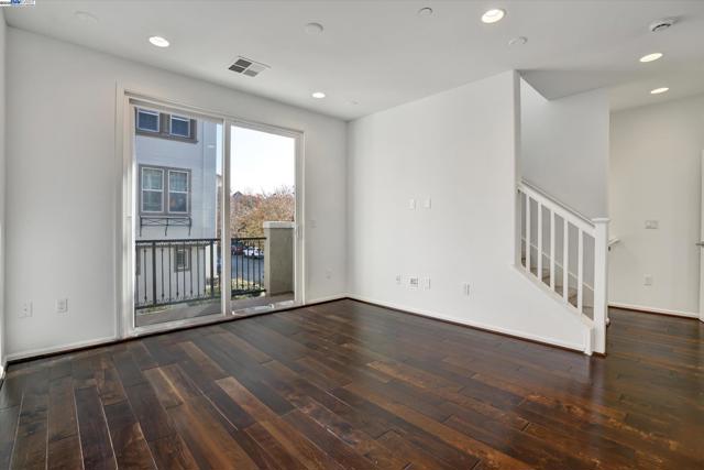 2890 Kew Ave, Livermore CA: https://media.crmls.org/mediaz/43fcae28-c0b9-4212-a897-5848d6a9a970.jpg