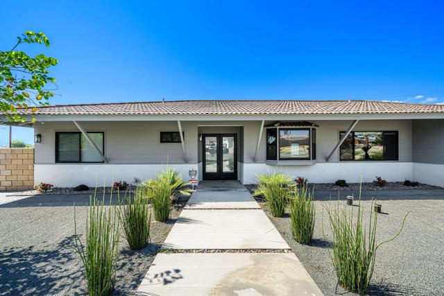 79869 Hummingbird Lane, La Quinta CA: https://media.crmls.org/mediaz/43fcedf5-b8bc-43c5-976f-928f6621a05f.jpg