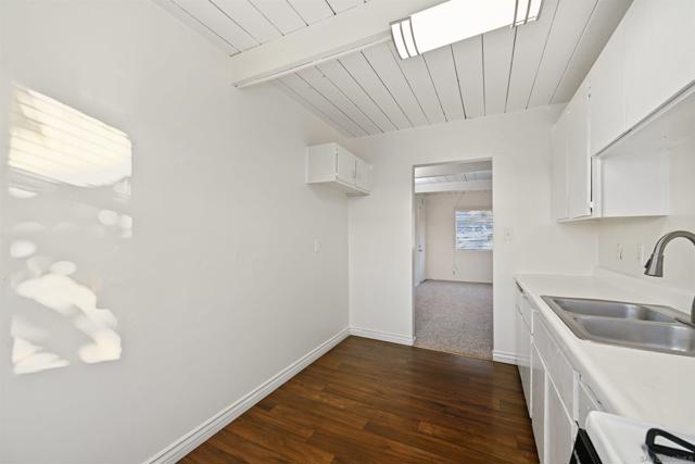 4204 06 Division St, San Diego CA: https://media.crmls.org/mediaz/43fd72e0-abe9-4d11-8fd9-88314cf4450b.jpg