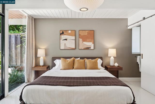 206 Santa Fe Dr, Walnut Creek CA: https://media.crmls.org/mediaz/43fdd6da-16df-411a-9ec8-1816c69df55e.jpg