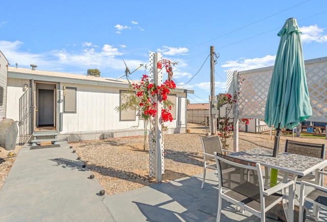 2342 Sand Jewel Avenue, Thermal CA: https://media.crmls.org/mediaz/43ff16c1-db0b-4e47-8eb6-20e83bb6356e.jpg