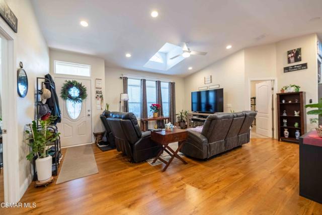 1 Ortega Drive, Newbury Park CA: https://media.crmls.org/mediaz/43ff57a1-9ca7-4bb2-b612-dce74629f045.jpg