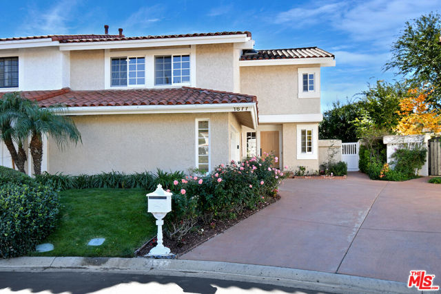 1677 Plum Hollow Circle, Westlake Village