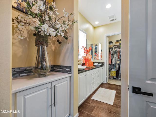 27636 Camellia Drive, Saugus CA: https://media.crmls.org/mediaz/43ff8d7f-20fe-4b9f-83d2-38a9e4fd74e8.jpg