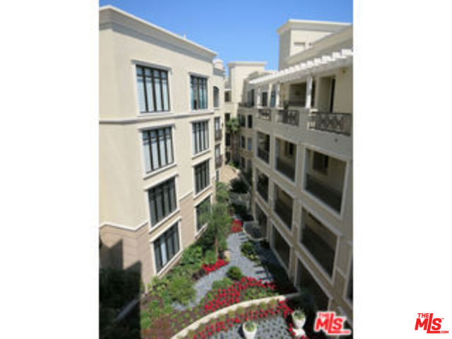 11847 Gorham Avenue, Los Angeles CA: https://media.crmls.org/mediaz/440070c6-df78-49b7-81c3-14388f4ceb77.jpg