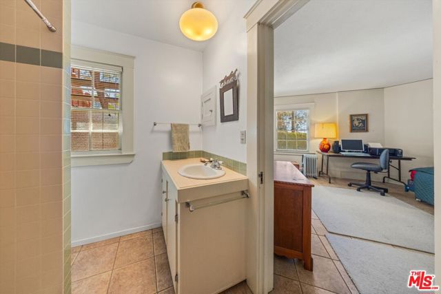 1060 Tremonto Road, Santa Barbara CA: https://media.crmls.org/mediaz/44012ec3-0879-4b2f-ae57-0649f05d1d5b.jpg