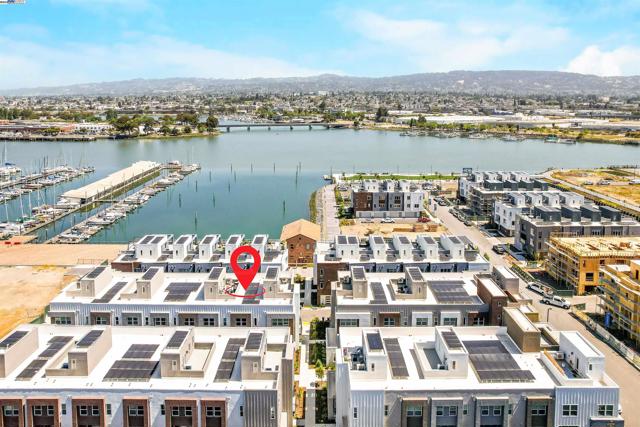 2119 Stanford Street, Alameda CA: https://media.crmls.org/mediaz/4401453a-2beb-4697-b328-c2b9b20a843a.jpg