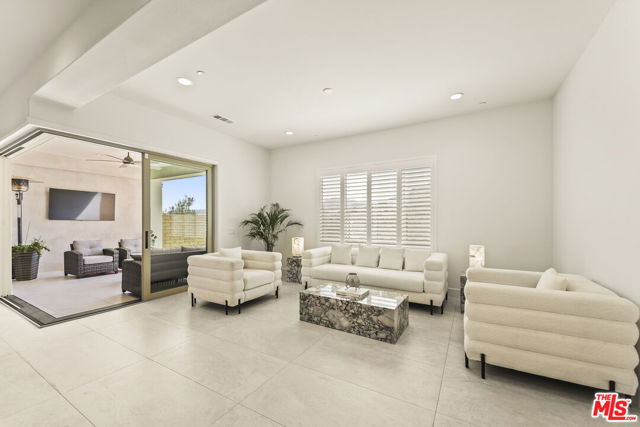 11767 Toyon Drive, Chatsworth CA: https://media.crmls.org/mediaz/440174b0-7166-4d8a-971f-02d878168854.jpg