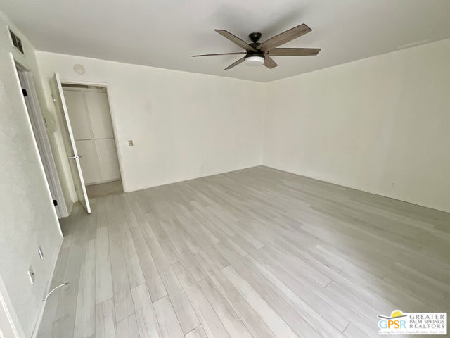 425 Bradshaw Lane, Palm Springs CA: https://media.crmls.org/mediaz/440187ed-318a-4845-bad0-12863cc98f91.jpg