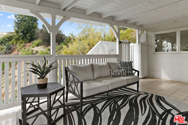 6240 Mulholland Highway, Los Angeles CA: https://media.crmls.org/mediaz/4401e087-886a-4cd7-879d-47def0235446.jpg