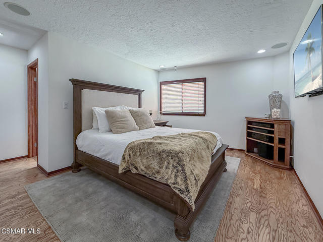 16030 Moorpark Street, Encino CA: https://media.crmls.org/mediaz/440214b4-0fc3-4c4c-80b9-ec341ed54f49.jpg