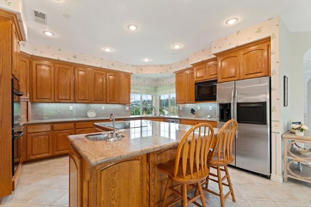 Detail Gallery Image 14 of 57 For 23406 Oakely Pl., Ramona,  CA 92065 - 7 Beds | 4 Baths