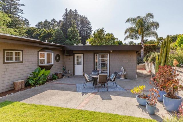1445 Day Valley Road, Aptos CA: https://media.crmls.org/mediaz/4402a2c4-dac5-41ca-8fa8-d50b8a9df673.jpg