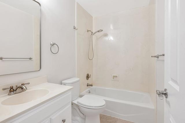 3695 Skyline Drive, Hayward CA: https://media.crmls.org/mediaz/4403361f-e4e2-46c8-8fd2-81af29a84d4c.jpg