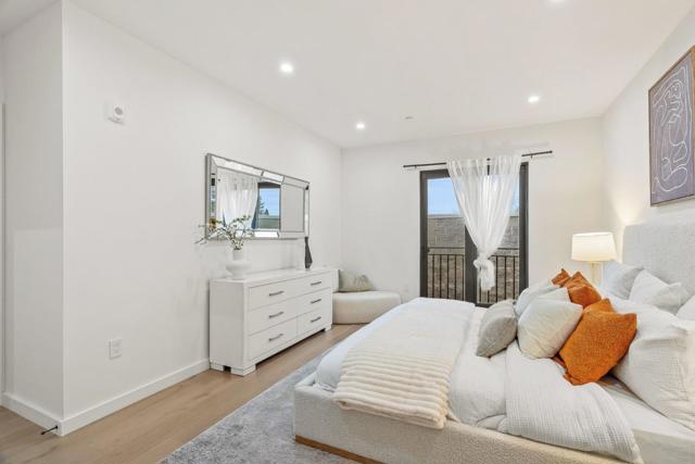 922 Woodside Road, Redwood City CA: https://media.crmls.org/mediaz/4403eb84-2ecb-419c-885d-0b80a7a99fa7.jpg