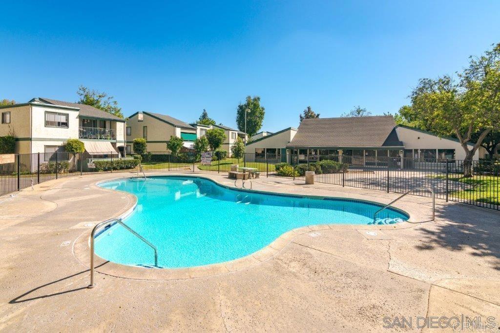 1817 Grand Avenue - photo 20