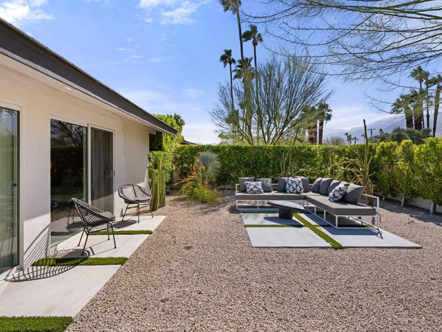 460 N Orchid Tree Lane, Palm Springs CA: https://media.crmls.org/mediaz/44059a93-38c7-4abb-9721-c3866b2dc9b2.jpg
