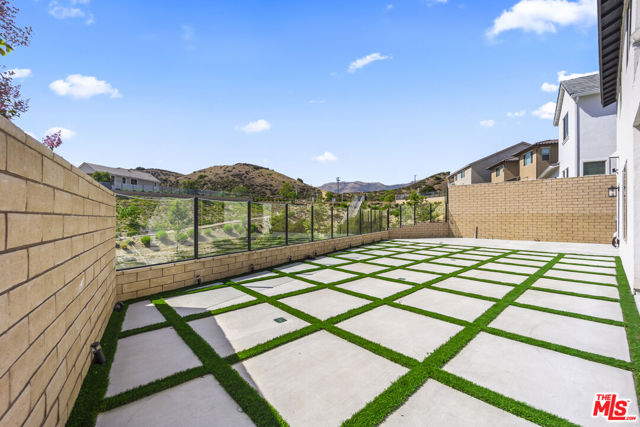 11767 Toyon Drive, Chatsworth CA: https://media.crmls.org/mediaz/44059f7c-e66e-499c-9fc9-281499a97745.jpg
