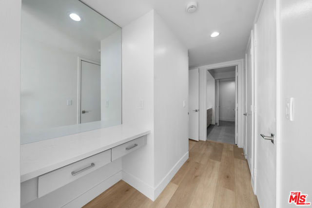 235 S Tower Drive, Beverly Hills CA: https://media.crmls.org/mediaz/4405dda8-3339-4094-8a1f-bd4036c0a76f.jpg