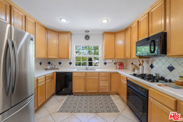 13230 HESBY Street photo 7