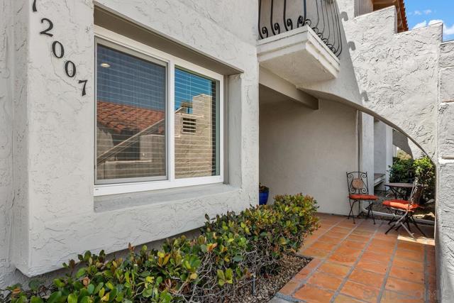 12007 Caminito Campana, San Diego CA: https://media.crmls.org/mediaz/44062cbe-4247-4024-a352-d50a0898c07c.jpg