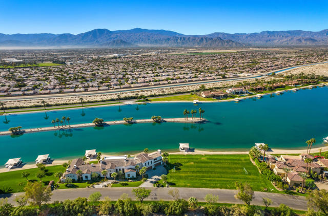 83145 N Shore Drive, Indio CA: https://media.crmls.org/mediaz/44062cc3-6274-47b3-8bd0-bbde5473985c.jpg