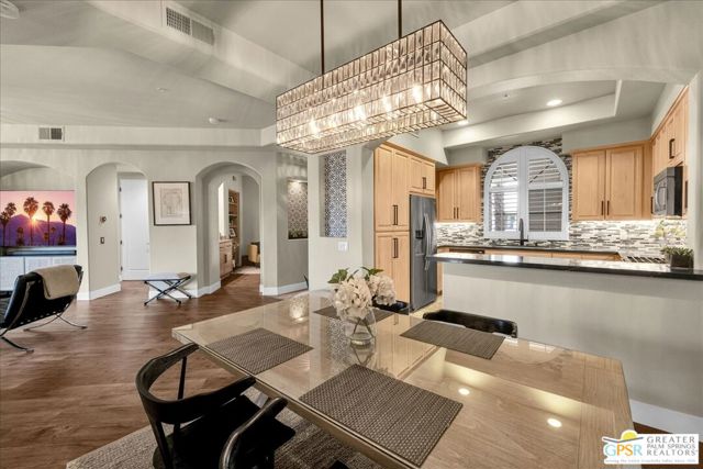 2010 Via San Martino, Palm Desert CA: https://media.crmls.org/mediaz/4406886a-abdf-4b48-bef0-8773bb67f70a.jpg