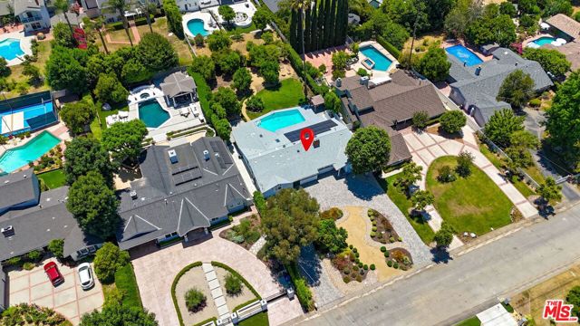 20616 Quedo Drive, Woodland Hills CA: https://media.crmls.org/mediaz/44068caf-7fbb-450e-a4f2-fe54da33d2ef.jpg