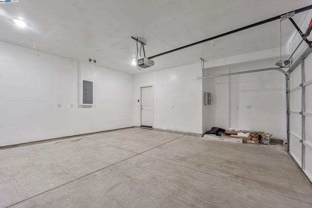 2044 Cottonwood St, Pittsburg CA: https://media.crmls.org/mediaz/4406bb70-d90b-4440-8915-c4d3f375dc2c.jpg