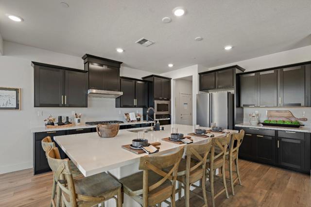 191 Scarlett Way, Hollister CA: https://media.crmls.org/mediaz/4406ddda-a7e5-4ec5-a2ea-06adf5a56f17.jpg