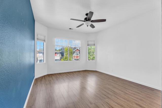 819 15th Street, Oakland CA: https://media.crmls.org/mediaz/44072fb7-295f-4c15-8c58-9cb8084b572e.jpg