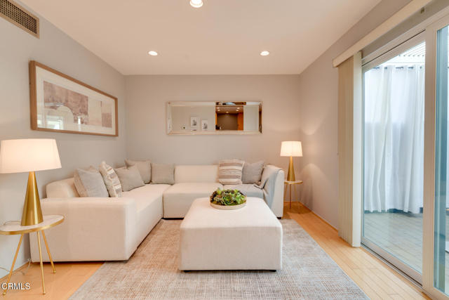 Detail Gallery Image 17 of 50 For 750 Portola Ter, Los Angeles,  CA 90042 - 3 Beds | 2/1 Baths