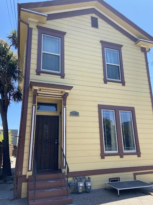 2836 Myrtle Street, Emeryville CA: https://media.crmls.org/mediaz/44077a74-20fe-4dde-b15b-bf4a18d207ee.jpg