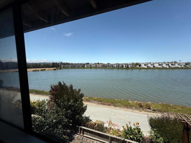 159 Port Royal Avenue, Foster City CA: https://media.crmls.org/mediaz/44077e2c-790e-46a7-ba03-d93a89d896b2.jpg