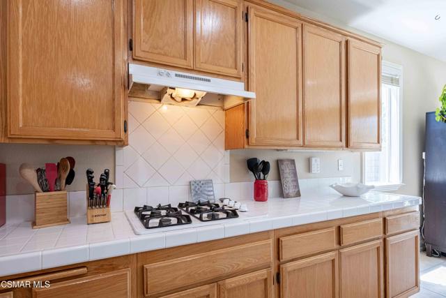 1633 Lola Way, Oxnard CA: https://media.crmls.org/mediaz/440864ef-4e3f-4601-bd8b-ecd0d0c0750b.jpg