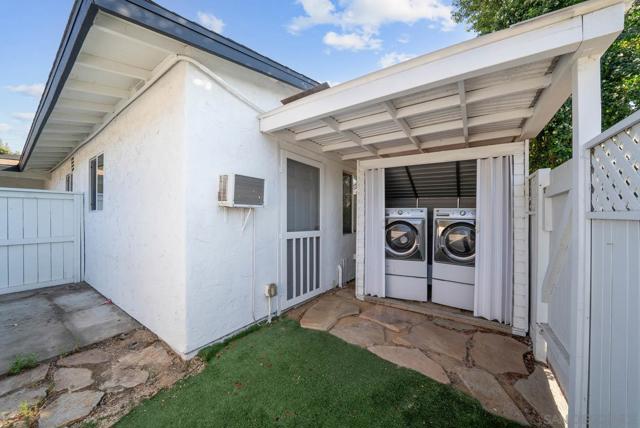 2297 1/2 Orchard Ave, El Cajon CA: https://media.crmls.org/mediaz/4408688f-6179-40cc-b7e6-8391676a8864.jpg