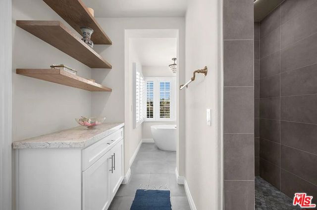 2584 Bungalow Place, Corona del Mar CA: https://media.crmls.org/mediaz/440a4b80-d8e3-4fa4-b16b-0a44b002e6f2.jpg