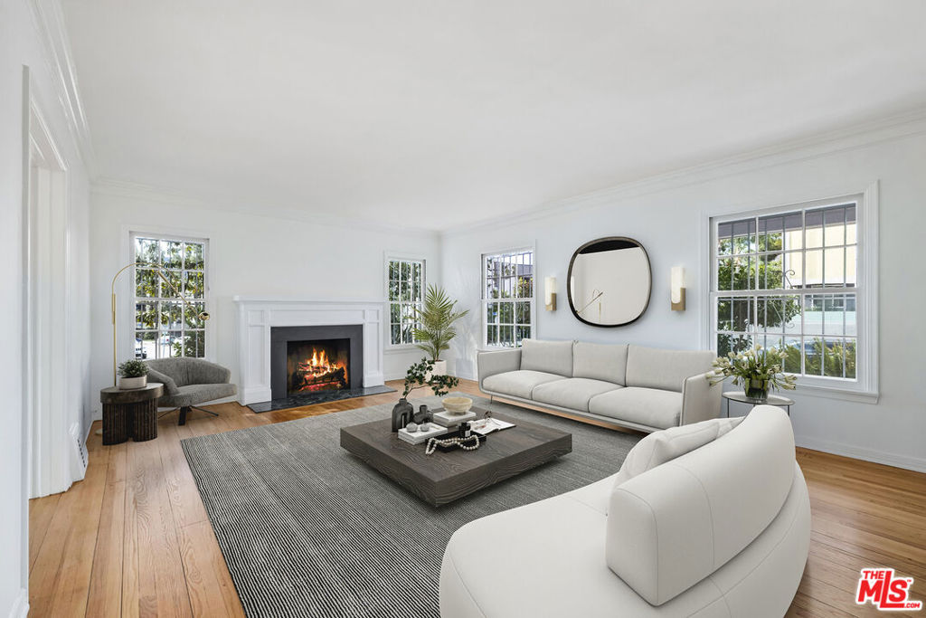 5818 W 8th Street