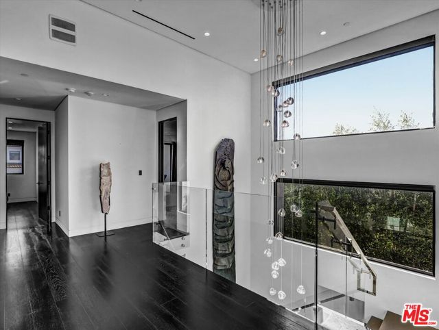 Image 11 of 28 For 537 Alta Vista Boulevard