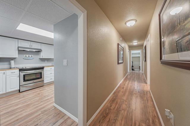 12340 Lakeshore Drive, Clearlake CA: https://media.crmls.org/mediaz/440bfd5b-8d81-4be2-ab68-7f23bbac3a46.jpg