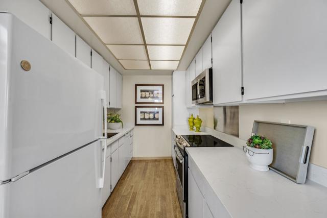 1515 Floribunda Avenue, Burlingame CA: https://media.crmls.org/mediaz/440c795e-5d8d-4158-9cbf-e39dabf8196c.jpg