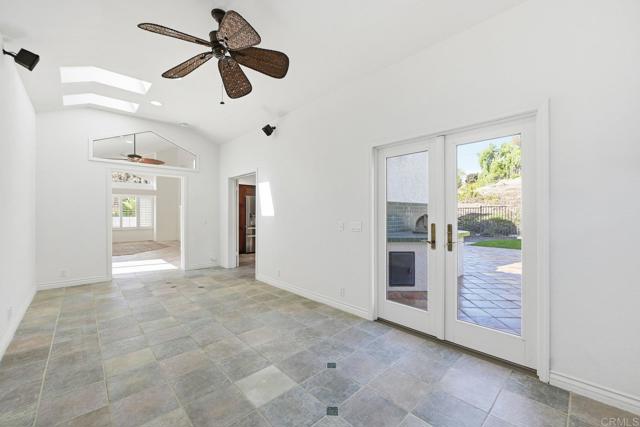 Detail Gallery Image 25 of 59 For 2070 Tiffany Dr, Oceanside,  CA 92056 - 4 Beds | 2/1 Baths